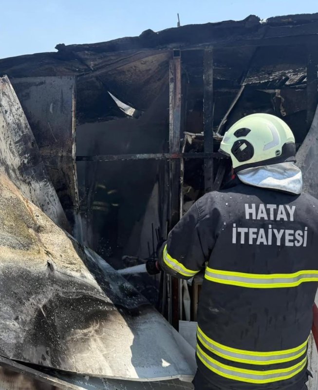 Alevlere teslim olan konteyner kullanılamaz hale geldi