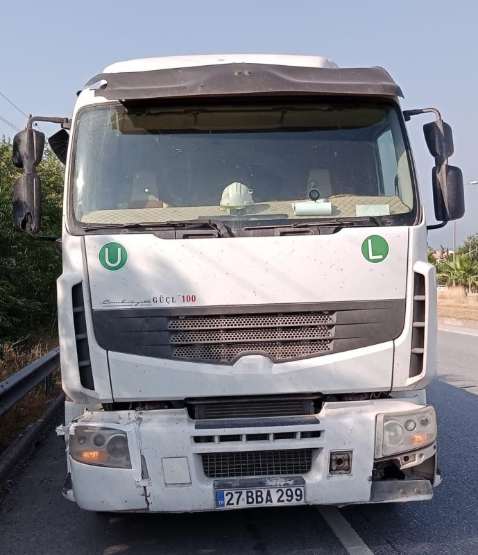 Tırla çarpışan motosikletin 19 yaşındaki sürücüsü hayatını kaybetti