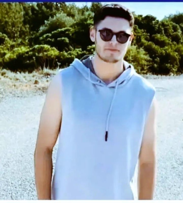 Hastanede kalp krizi geçirerek vefat eden 24 yaşındaki doktor, 8 ay önce trafik kazasında ölen annesinin yanına defnedildi