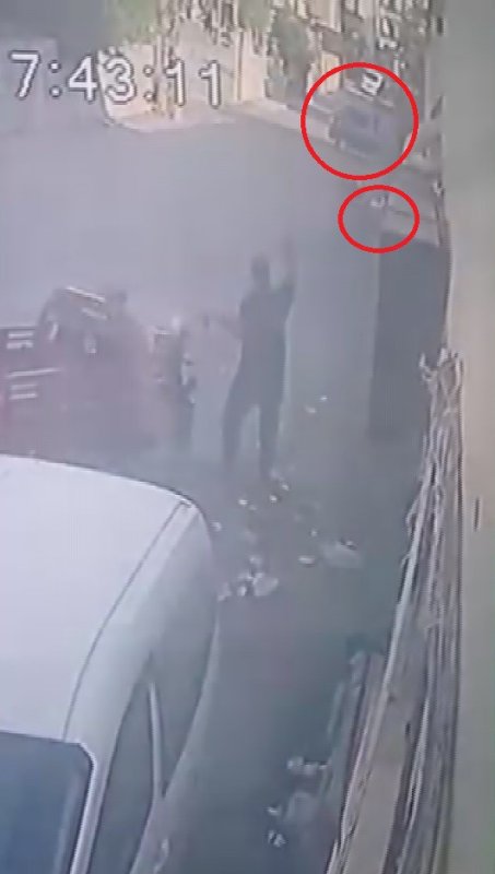 Reyhanlıda otomobille çarpışan motosikletli metrelerce savruldu