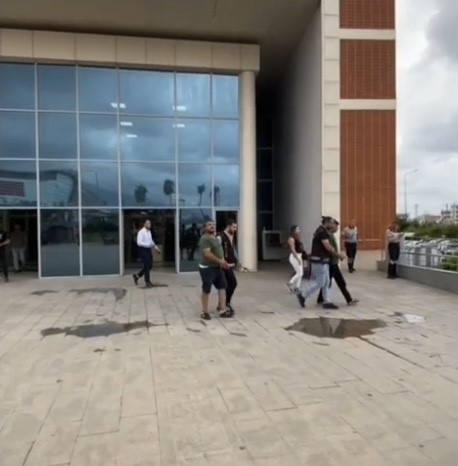 Hatay’da aranan 2 kişi yakalandı