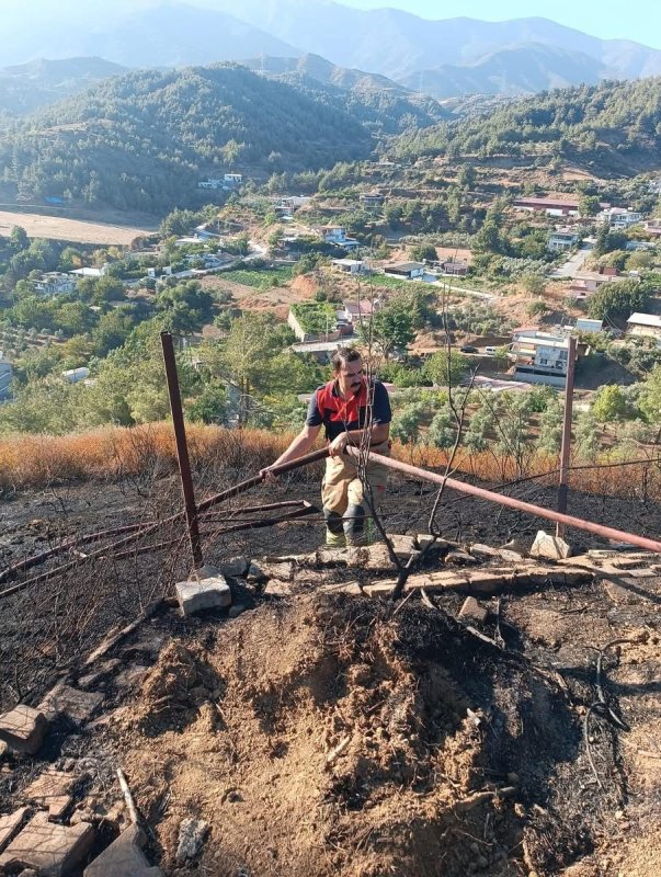 Hatay’da orman yangını büyümeden kontrol altına alındı