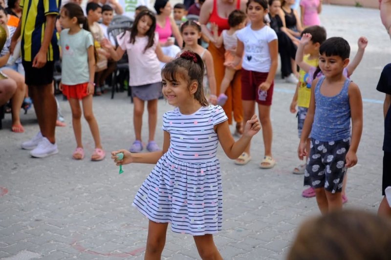 Defne Belediyesi'nin üç mahallede düzenlediği etkinliklerde çocuklar doyasıya eğlendi
