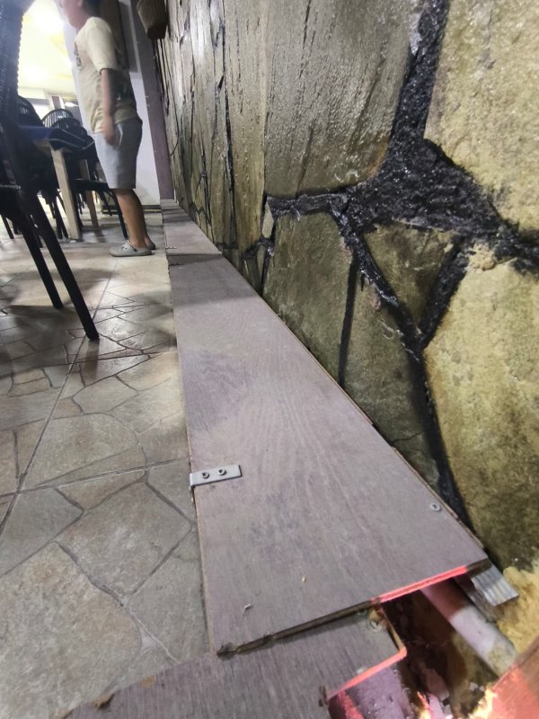 Dükkan kapanmadan önce duyulan ‘miyavlama’ sesi yavru kedinin hayatını kurtardı