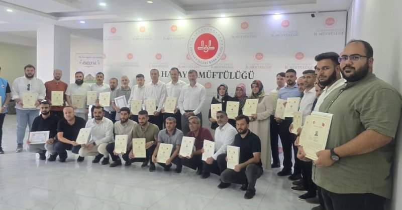 Hatay'da müftülük personeline başarı belgesi verildi