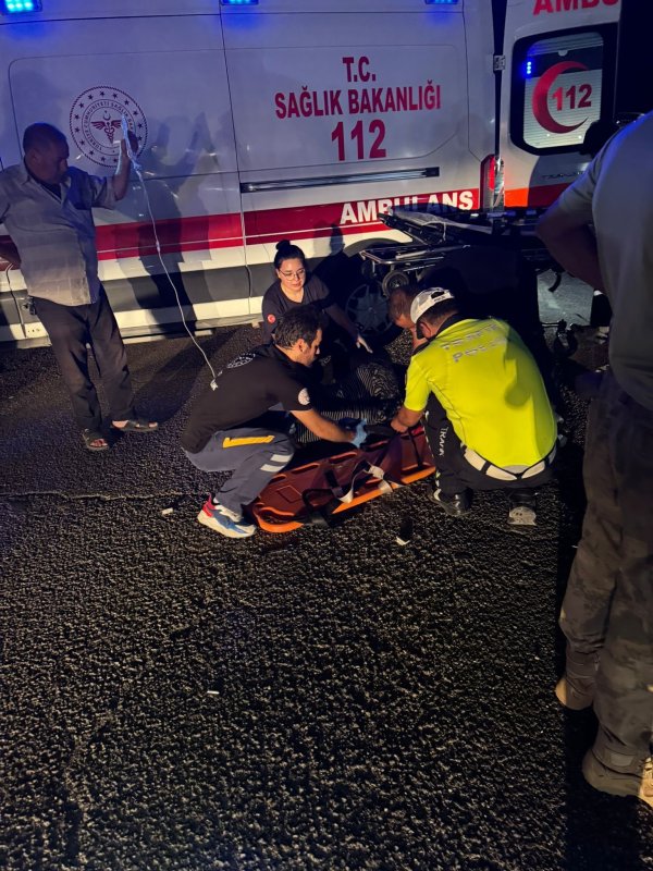 HATAY (İHA) - Hatay’ın Belen ilçesinde otomobil ile sepetli motosikletin çarpıştığı kazada ortalık savaş alanına döndü. Feci kazada 6 kişi yaralanarak hastaneye kaldırıldı.