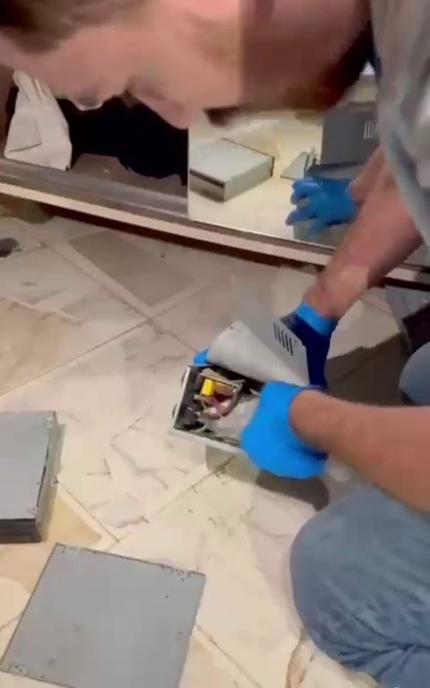 HATAY (İHA) - Hatay'da bir şahsın ikametinde yapılan aramada bilgisayar fanı içerisine gizlenmiş uyuşturucu ele geçirildi.