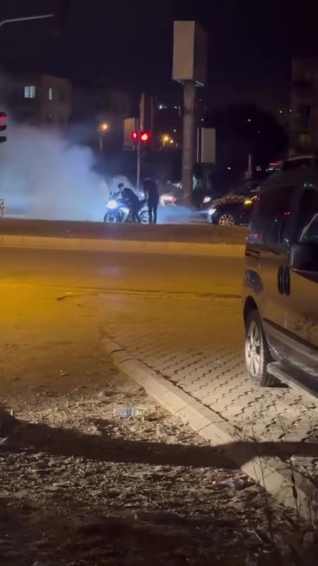 Düğün konvoyunda lastik yakan sürücüye ceza yağdı