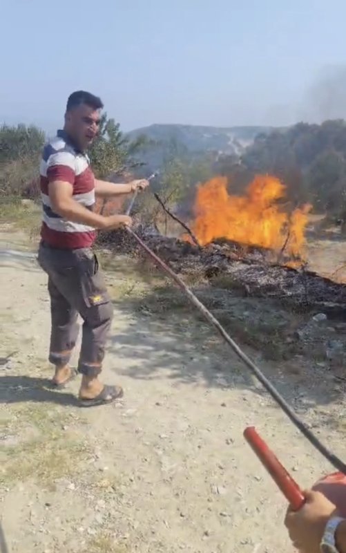 Hatay'da sıcaktan kopan elektrik teli yangına neden oldu