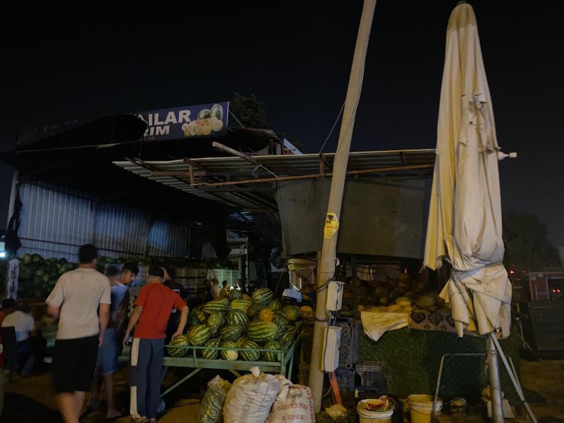 Şofbenden çıkan yangında alevler iş yerini sardı