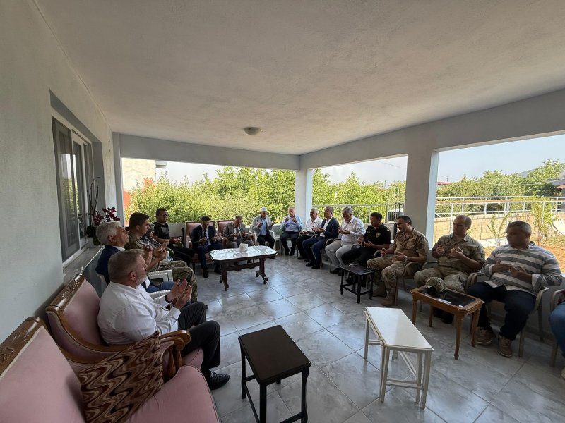 KIRIKHAN PROTOKOLÜNDEN ŞEHİT AİLESİNE ANLAMLI ZİYARET