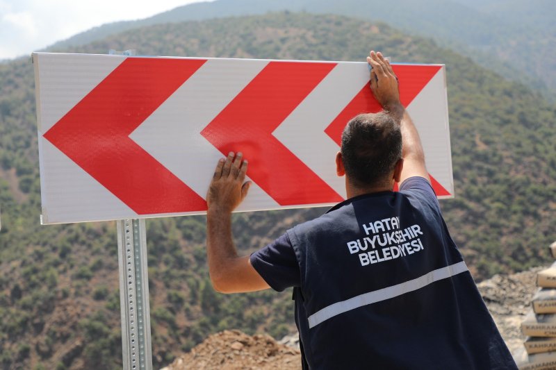 <iframe width="1236" height="695" src="https://www.youtube.com/embed/P1FalHUzcG0" title="SERİNYOL-MADENLİ HATTINDA PAROLA: GÜVENLİK Hatayinternettv.com" frameborder="0" allow="accelerometer; autoplay; clipboard-write; encrypted-media; gyroscope; picture-in-picture; web-share" referrerpolicy="strict-origin-when-cross-origin" allowfullscreen></iframe>