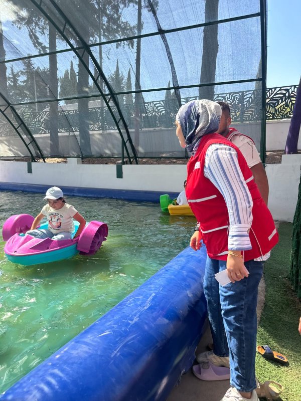 KIZILAY HATAY EKİPLERİ YETİMLERİN YÜZÜNÜ GÜLDÜRDÜ 