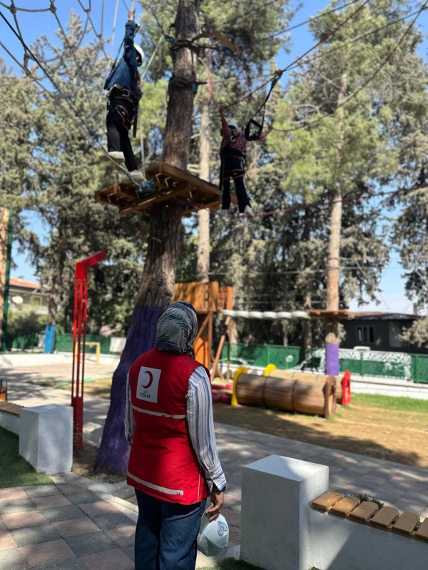 KIZILAY HATAY EKİPLERİ YETİMLERİN YÜZÜNÜ GÜLDÜRDÜ 