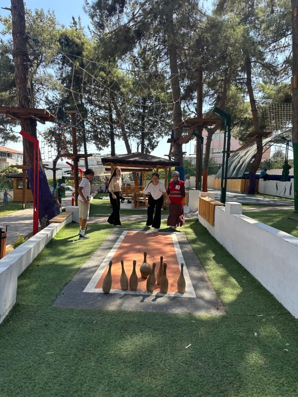 KIZILAY HATAY EKİPLERİ YETİMLERİN YÜZÜNÜ GÜLDÜRDÜ 