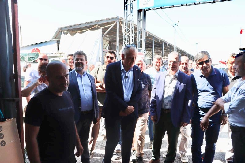 BAŞKAN ÇİNÇİN SAHAYA İNDİ