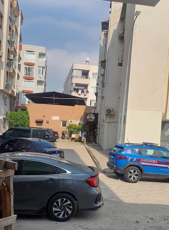 <iframe width="1335" height="751" src="https://www.youtube.com/embed/tt9ENxgfTJw" title="Hatay'da Genç Kadın İntihar Girişiminde Bulundu HATAYİNTERNETV.COM" frameborder="0" allow="accelerometer; autoplay; clipboard-write; encrypted-media; gyroscope; picture-in-picture; web-share" referrerpolicy="strict-origin-when-cross-origin" allowfullscreen></iframe>