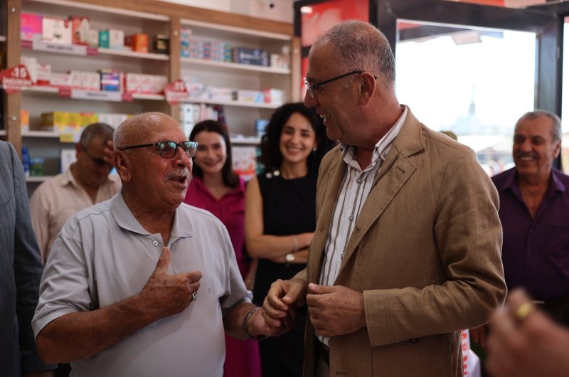 BAŞKAN YAPAR ECZANE AÇILIŞINA KATILDI 