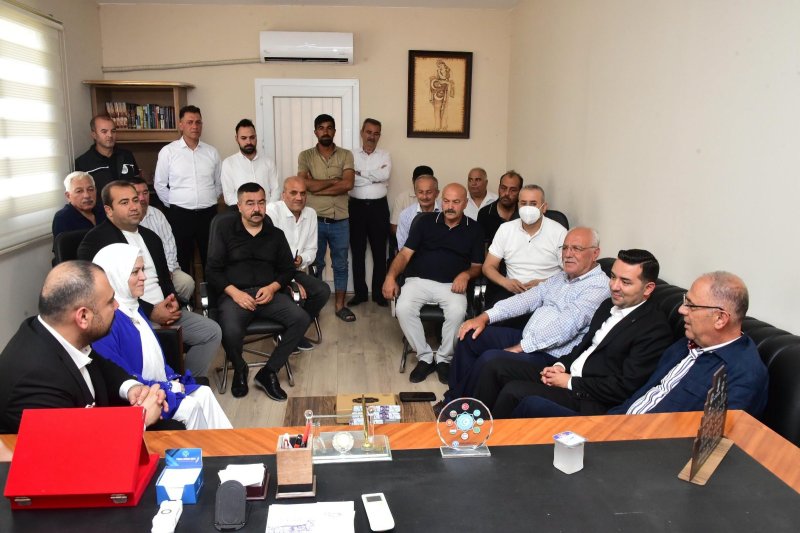 AK PARTİLİLERDEN MHP İLÇE BAŞKANI ERTUĞRUL'A ZİYARET