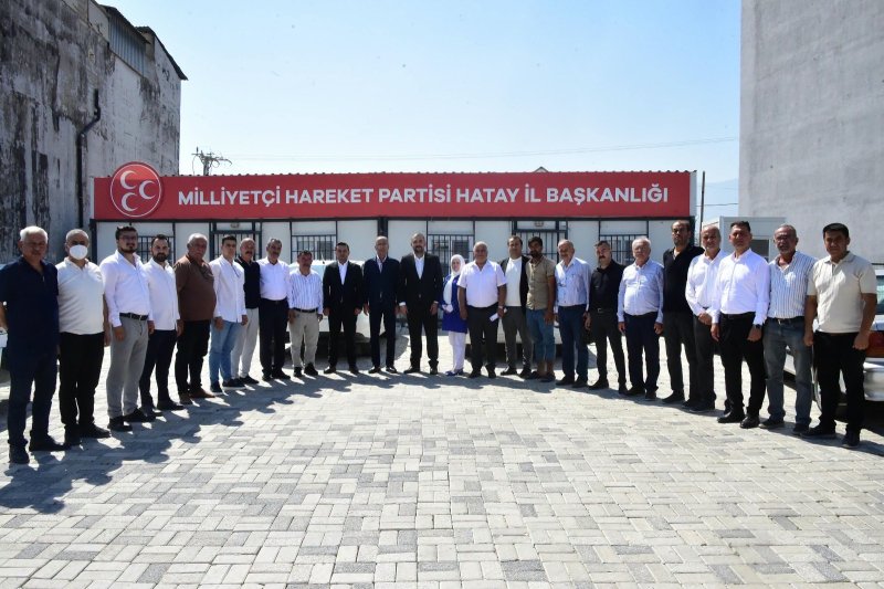 AK PARTİLİLERDEN MHP İLÇE BAŞKANI ERTUĞRUL'A ZİYARET