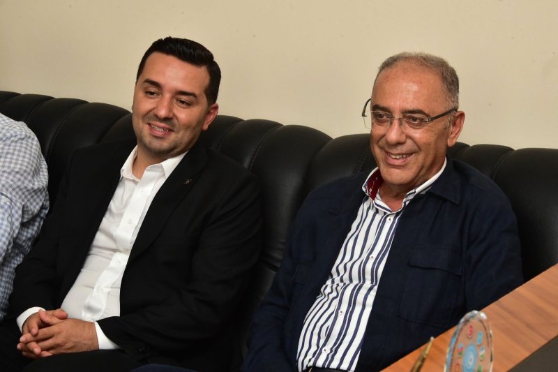 AK PARTİLİLERDEN MHP İLÇE BAŞKANI ERTUĞRUL'A ZİYARET