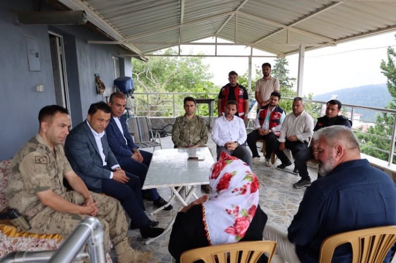 ÇELİK'TEN ŞEHİT AİLESİNE VEFA ZİYARETİ
