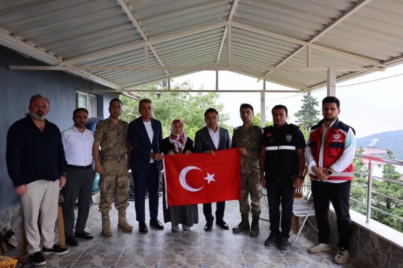 ÇELİK'TEN ŞEHİT AİLESİNE VEFA ZİYARETİ