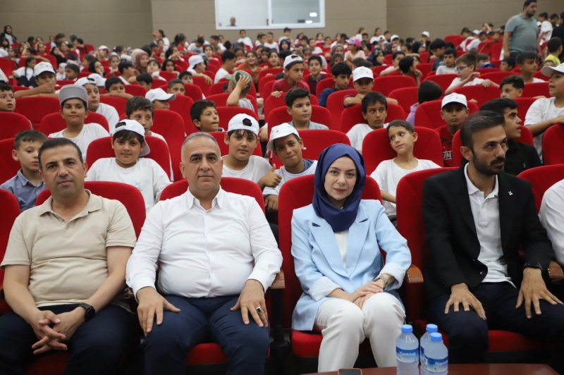 BAŞKAN SARI GENÇLERLE TECRÜBELERİNİ PAYLAŞTI