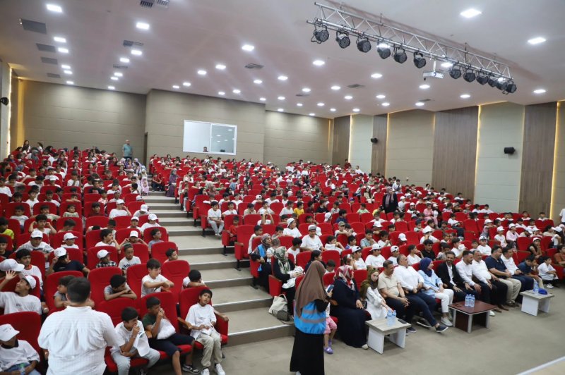 BAŞKAN SARI GENÇLERLE TECRÜBELERİNİ PAYLAŞTI