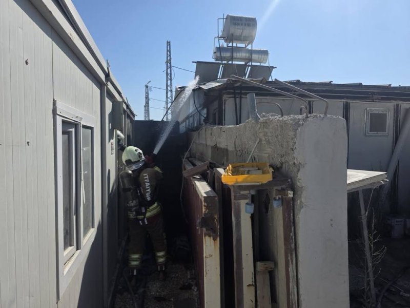 GÜZELBURÇ'TA KONTEYNER YANGINI SÖNDÜRÜLDÜ