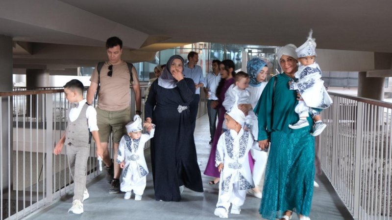 HATAY'DA TOPLU SÜNNET ŞÖLENİ DÜZENLENDİ