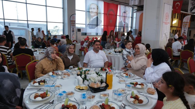 HATAY'DA TOPLU SÜNNET ŞÖLENİ DÜZENLENDİ