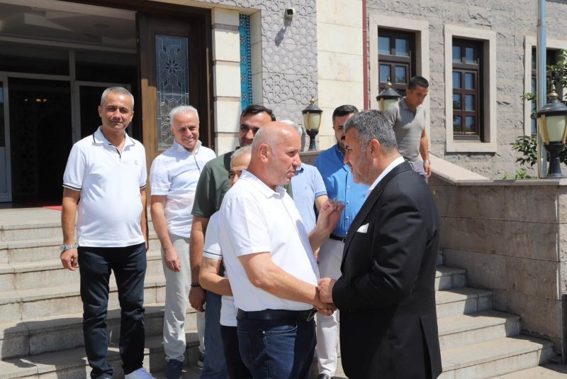 KAHRAMANMARAŞLILAR DERNEĞİ'NDEN BAŞKAN ALTAN'A ZİYARET