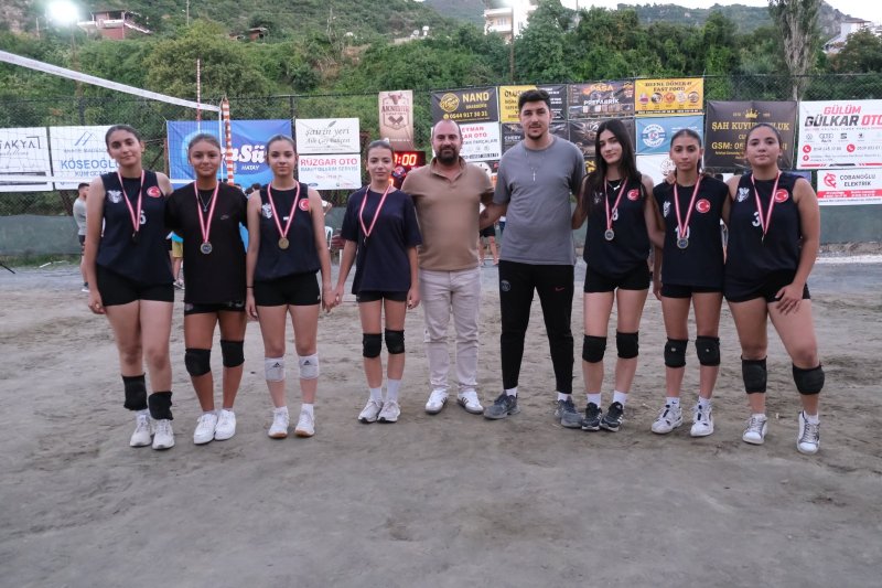 Defne Belediye Başkanı Halil İbrahim Özgün, Aknehir Yaz Oyunları