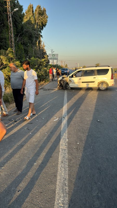 HATAY’DA ARAÇ BAHÇEYE UÇTU