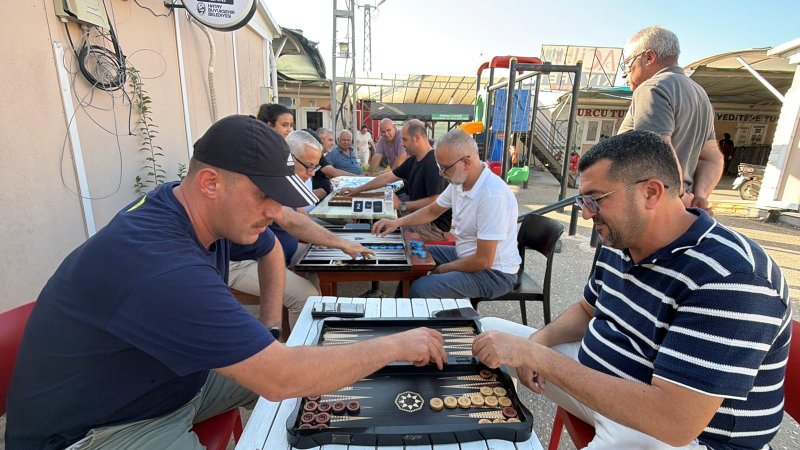 KARDEŞLİK ÇARŞISI’NDA ALIŞVERİŞ VE EĞLENCEDE SINIR YOK