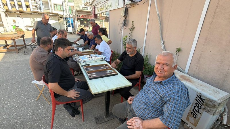 KARDEŞLİK ÇARŞISI’NDA ALIŞVERİŞ VE EĞLENCEDE SINIR YOK
