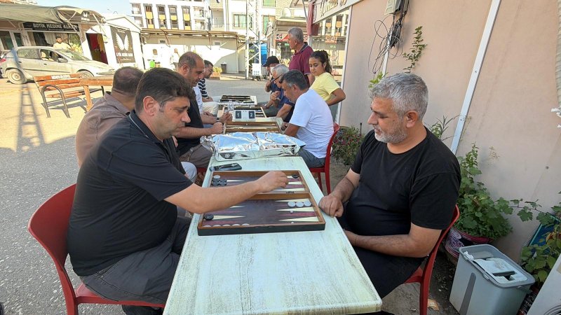 KARDEŞLİK ÇARŞISI’NDA ALIŞVERİŞ VE EĞLENCEDE SINIR YOK