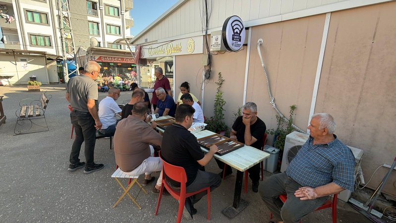 KARDEŞLİK ÇARŞISI’NDA ALIŞVERİŞ VE EĞLENCEDE SINIR YOK