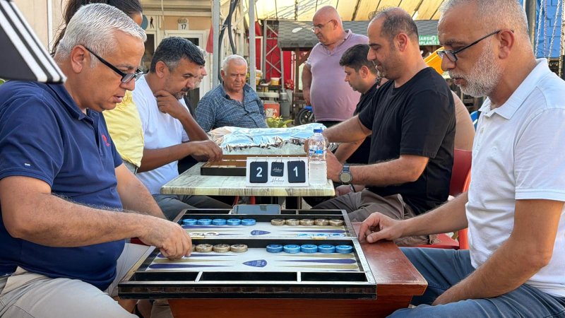 KARDEŞLİK ÇARŞISI’NDA ALIŞVERİŞ VE EĞLENCEDE SINIR YOK