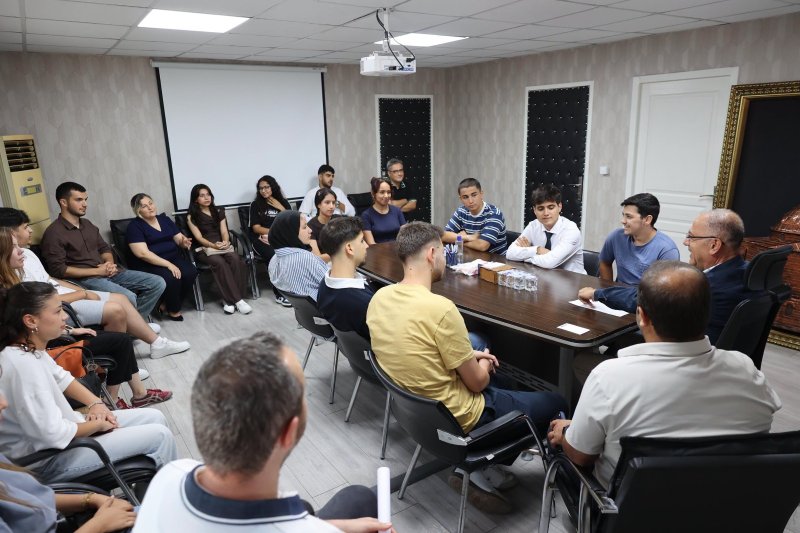 YAPAR BAŞARILI ÖĞRENCİLERİ AĞIRLADI