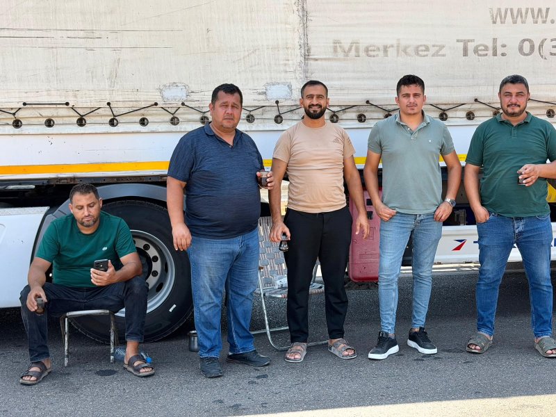 HATAYLI İHRACATÇILAR CİLVEGÖZÜ’NDE ÇÖZÜM İSTİYOR