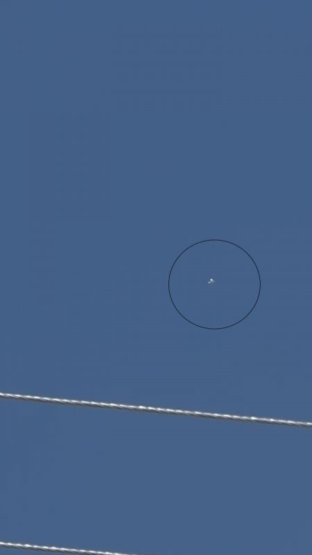 Gökyüzünde uçan cismi uzay aracına benzeten vatandaşın heyecan dolu anları kamerada