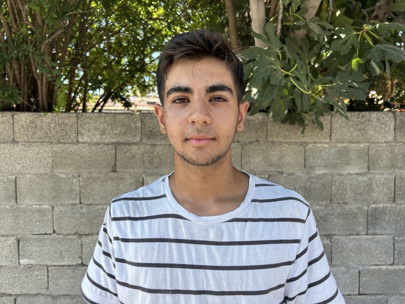 Kontrollü olarak yıkılan 4 katlı binanın yerle bir olmasıyla yaşanan panik kamerada