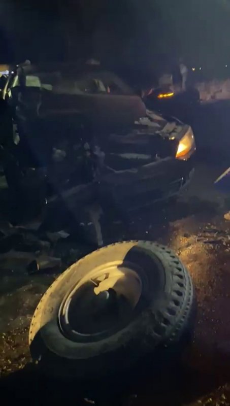 Traktörle, otomobil çarpıştı: 3 yaralı