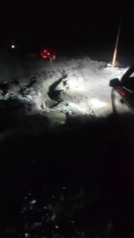 Hatay'da heyelan nedeniyle yayla yolu ulaşıma kapandı