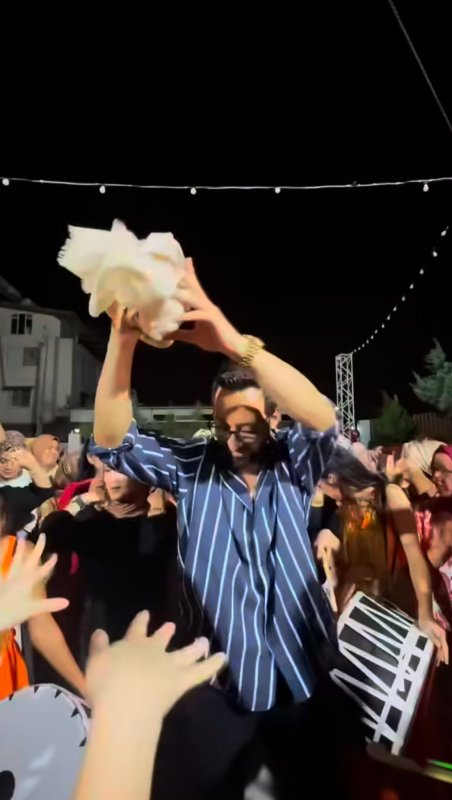 APO GENCER HIZLA ZİRVEYE YÜKSELİYOR