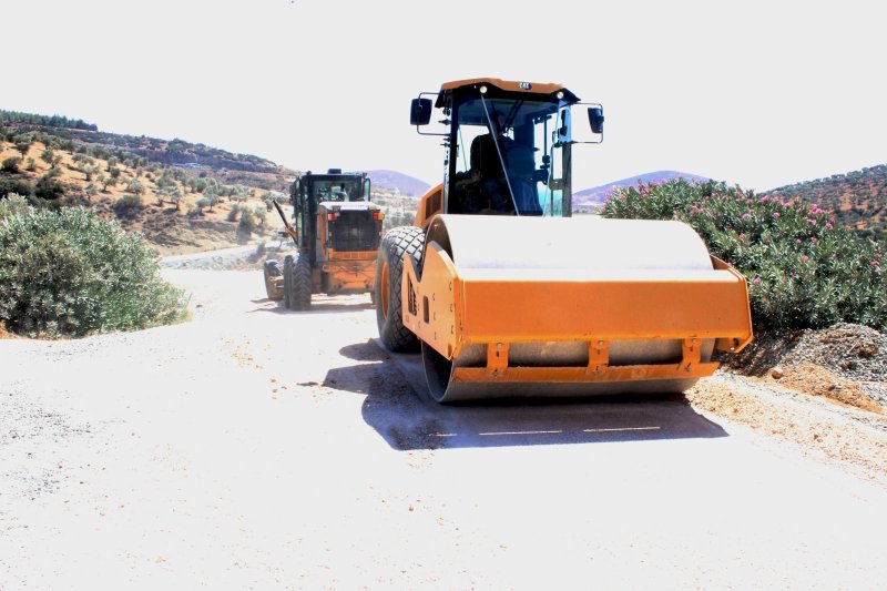 BELEN ÇAKALLI-TOPBOĞAZI ARASINDAKİ 7,5 KM’LİK YOL YENİLENİYOR