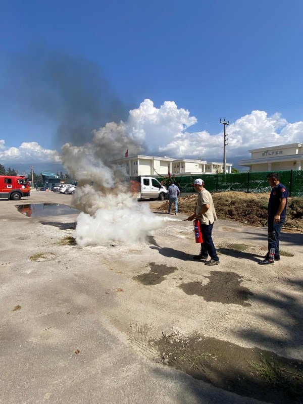 HBB İTFAİYESİNDEN YANGINA MÜDAHALE EĞİTİMİ