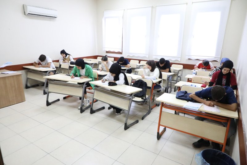 BÜYÜKŞEHİR’DEN 520 ÖĞRENCİ’YE EĞİTİM DESTEĞİ